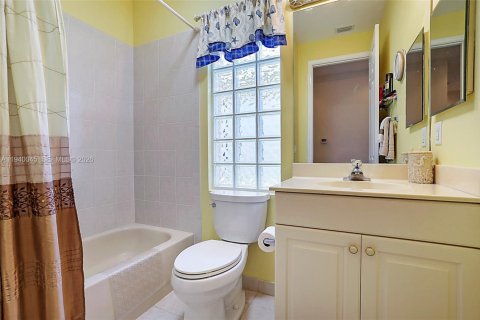 Купить виллу или дом в Уэст-Палм-Бич, Флорида 3 спальни, 167.5м2, № 1997132 - фото 27