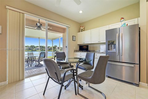 Купить виллу или дом в Уэст-Палм-Бич, Флорида 3 спальни, 167.5м2, № 1997132 - фото 15