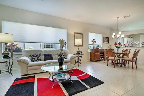 Купить виллу или дом в Уэст-Палм-Бич, Флорида 3 спальни, 167.5м2, № 1997132 - фото 8