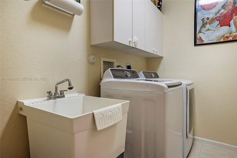 Купить виллу или дом в Уэст-Палм-Бич, Флорида 3 спальни, 167.5м2, № 1997132 - фото 26