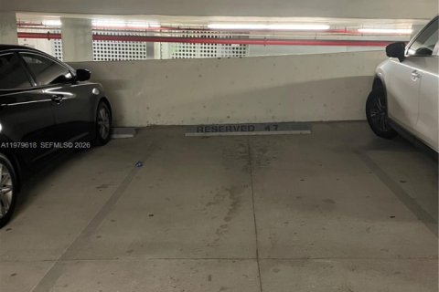 Купить кондоминиум в Майами, Флорида 2 спальни, 91.42м2, № 2043808 - фото 15