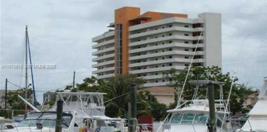 Кондоминиум с 2 спальнями в Майами, Флорида № 2043808