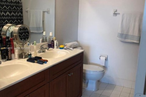 Купить кондоминиум в Майами, Флорида 2 спальни, 91.42м2, № 2043808 - фото 13