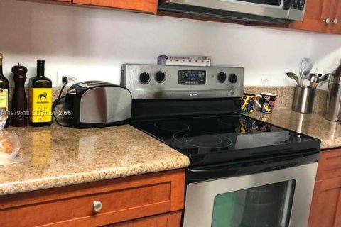 Купить кондоминиум в Майами, Флорида 2 спальни, 91.42м2, № 2043808 - фото 6