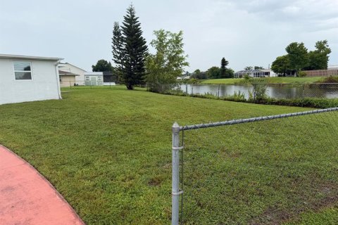 House in Port Charlotte, Florida 3 bedrooms, 104.42 sq.m. № 2280269 - photo 5