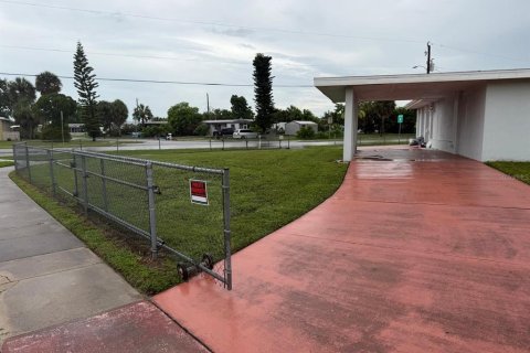 House in Port Charlotte, Florida 3 bedrooms, 104.42 sq.m. № 2280269 - photo 4