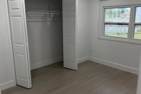 House in Port Charlotte, Florida 3 bedrooms, 104.42 sq.m. № 2280269 - photo 8