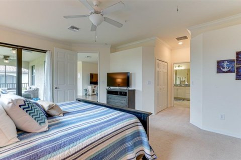 Condo in Lakewood Ranch, Florida, 3 bedrooms in LAKEWOOD NATIONAL  № 624039 - photo 18