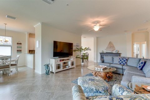 Condo in Lakewood Ranch, Florida, 3 bedrooms in LAKEWOOD NATIONAL  № 624039 - photo 8