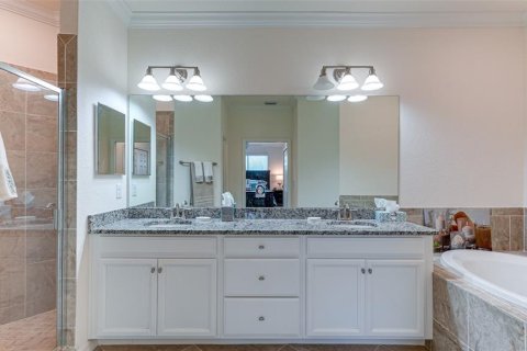 Condo in Lakewood Ranch, Florida, 3 bedrooms in LAKEWOOD NATIONAL  № 624039 - photo 21