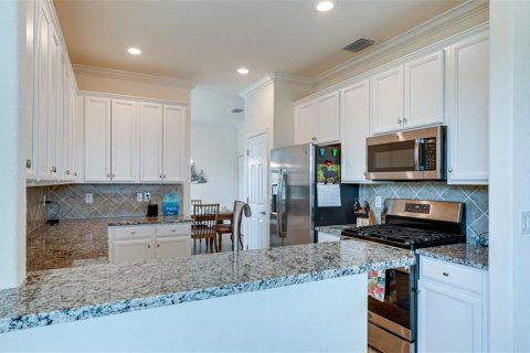 Condo in Lakewood Ranch, Florida, 3 bedrooms in LAKEWOOD NATIONAL  № 624039 - photo 10