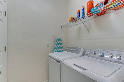 Condo in Lakewood Ranch, Florida, 3 bedrooms in LAKEWOOD NATIONAL  № 624039 - photo 28