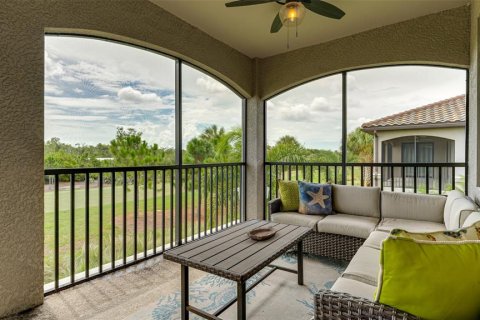Condo in Lakewood Ranch, Florida, 3 bedrooms in LAKEWOOD NATIONAL  № 624039 - photo 30