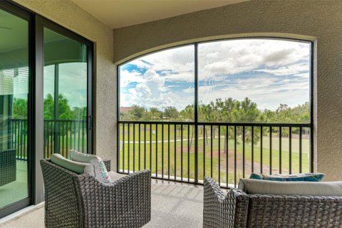 Condo in Lakewood Ranch, Florida, 3 bedrooms in LAKEWOOD NATIONAL  № 624039 - photo 29
