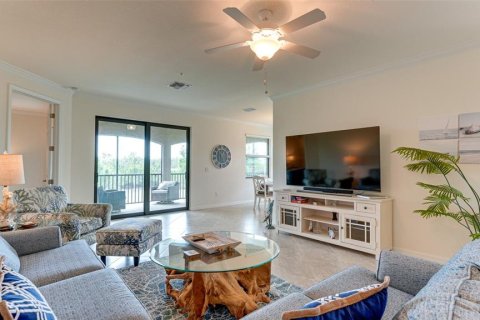Condo in Lakewood Ranch, Florida, 3 bedrooms in LAKEWOOD NATIONAL  № 624039 - photo 5