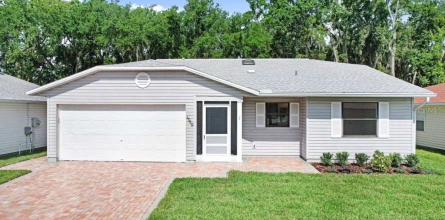 House in Lakeland, Florida 2 bedrooms, 126.9 sq.m. № 2200120