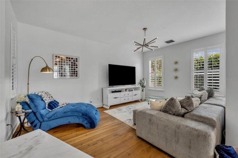 House in Orlando, Florida 3 bedrooms, 171.96 sq.m. № 1899243 - photo 15