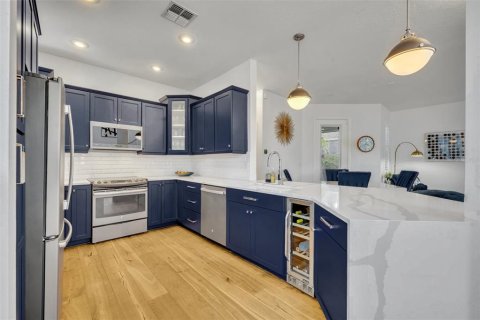 House in Orlando, Florida 3 bedrooms, 171.96 sq.m. № 1899243 - photo 7