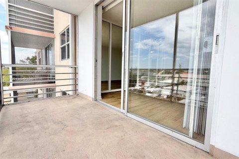 Condo in Hollywood, Florida, 1 bedroom  № 2068871 - photo 8