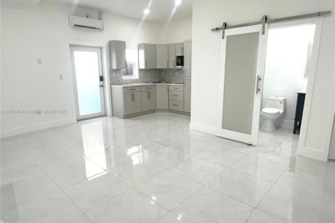 Immobilier commercial à louer à Homestead, Floride: 1 chambre, 244.61 m2 № 1881817 - photo 3