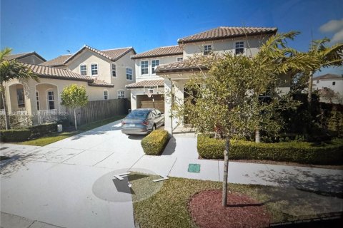 Immobilier commercial à louer à Homestead, Floride: 1 chambre, 244.61 m2 № 1881817 - photo 1