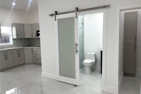 Immobilier commercial à louer à Homestead, Floride: 1 chambre, 244.61 m2 № 1881817 - photo 7