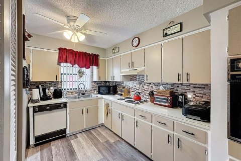 Duplex à vendre à New Port Richey, Floride: 2 chambres, 104.79 m2 № 1736490 - photo 14