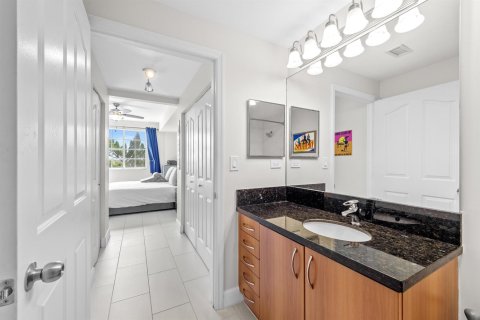 Condo in Delray Beach, Florida, 2 bedrooms  № 2190718 - photo 16
