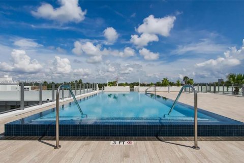 Condominio en alquiler en Miami Beach, Florida, 1 dormitorio, 81.29 m2 № 1942054 - foto 26