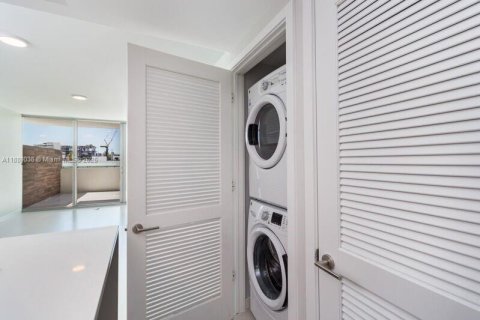 Condominio en alquiler en Miami Beach, Florida, 1 dormitorio, 81.29 m2 № 1942054 - foto 17