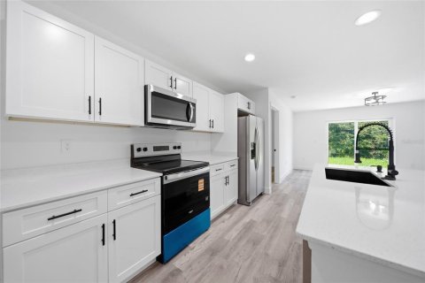 Villa ou maison à louer à Port Charlotte, Floride: 3 chambres, 117.99 m2 № 2224753 - photo 10