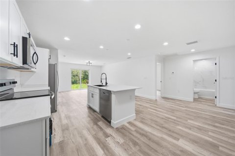 Villa ou maison à louer à Port Charlotte, Floride: 3 chambres, 117.99 m2 № 2224753 - photo 8