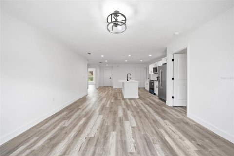 Villa ou maison à louer à Port Charlotte, Floride: 3 chambres, 117.99 m2 № 2224753 - photo 5