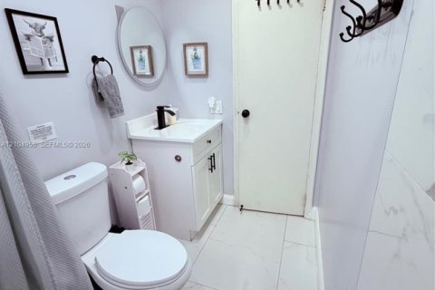 Villa ou maison à vendre à Sunrise, Floride: 3 chambres, 115.85 m2 № 2422257 - photo 9
