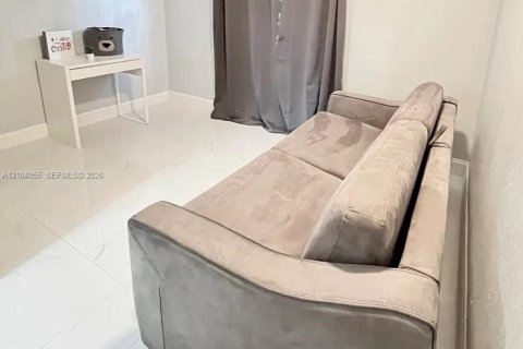 Villa ou maison à vendre à Sunrise, Floride: 3 chambres, 115.85 m2 № 2422257 - photo 6