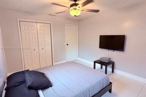 Villa ou maison à vendre à Sunrise, Floride: 3 chambres, 115.85 m2 № 2422257 - photo 7
