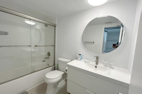 Купить кондоминиум в Майами-Бич, Флорида 2 спальни, 95.69м2, № 1984941 - фото 9