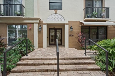 Copropriété à louer à Hollywood, Floride: 1 chambre, 68.38 m2 № 2397338 - photo 2