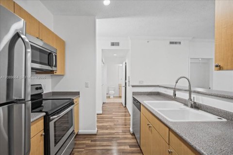 Copropriété à louer à Hollywood, Floride: 1 chambre, 68.38 m2 № 2397338 - photo 15