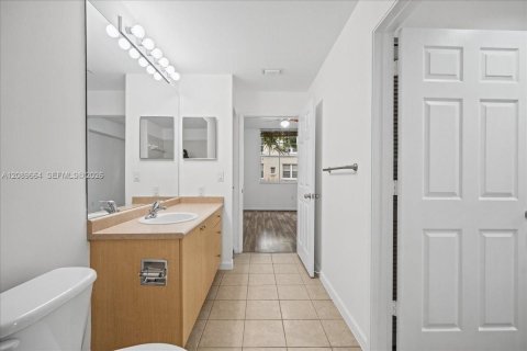 Copropriété à louer à Hollywood, Floride: 1 chambre, 68.38 m2 № 2397338 - photo 21