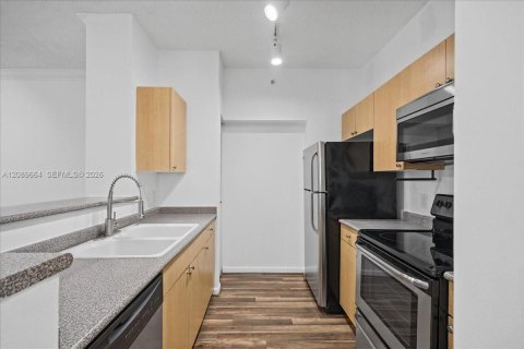 Copropriété à louer à Hollywood, Floride: 1 chambre, 68.38 m2 № 2397338 - photo 14