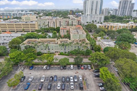 Copropriété à louer à Hollywood, Floride: 1 chambre, 68.38 m2 № 2397338 - photo 4