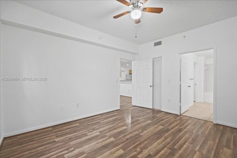 Copropriété à louer à Hollywood, Floride: 1 chambre, 68.38 m2 № 2397338 - photo 18