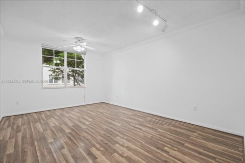 Copropriété à louer à Hollywood, Floride: 1 chambre, 68.38 m2 № 2397338 - photo 13