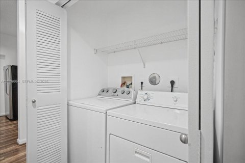 Copropriété à louer à Hollywood, Floride: 1 chambre, 68.38 m2 № 2397338 - photo 23