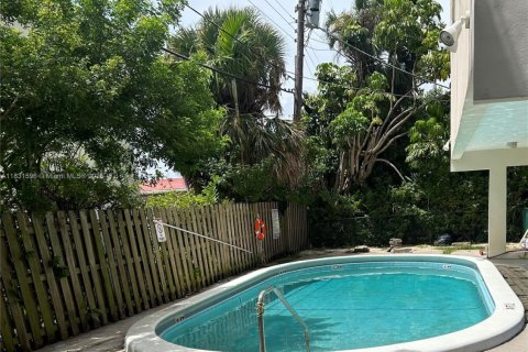 Condo in Bay Harbor Islands, Florida, 1 bedroom  № 1850671 - photo 12