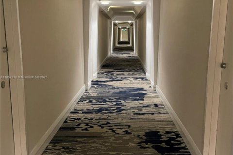 Снять в аренду кондоминиум в Майами-Бич, Флорида 3 спальни, 126.35м2, № 1960321 - фото 15