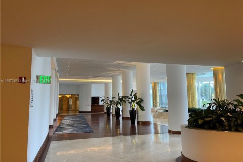 Снять в аренду кондоминиум в Майами-Бич, Флорида 3 спальни, 126.35м2, № 1960321 - фото 18