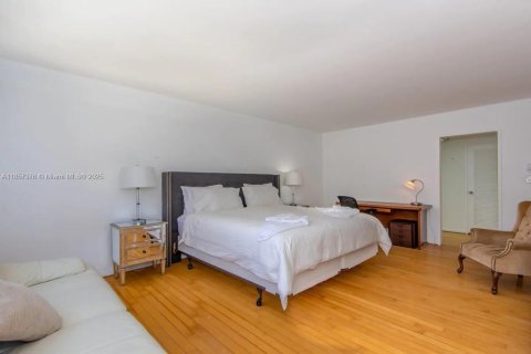 Снять в аренду кондоминиум в Майами-Бич, Флорида 3 спальни, 126.35м2, № 1960321 - фото 11