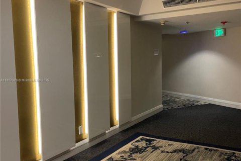 Снять в аренду кондоминиум в Майами-Бич, Флорида 3 спальни, 126.35м2, № 1960321 - фото 16